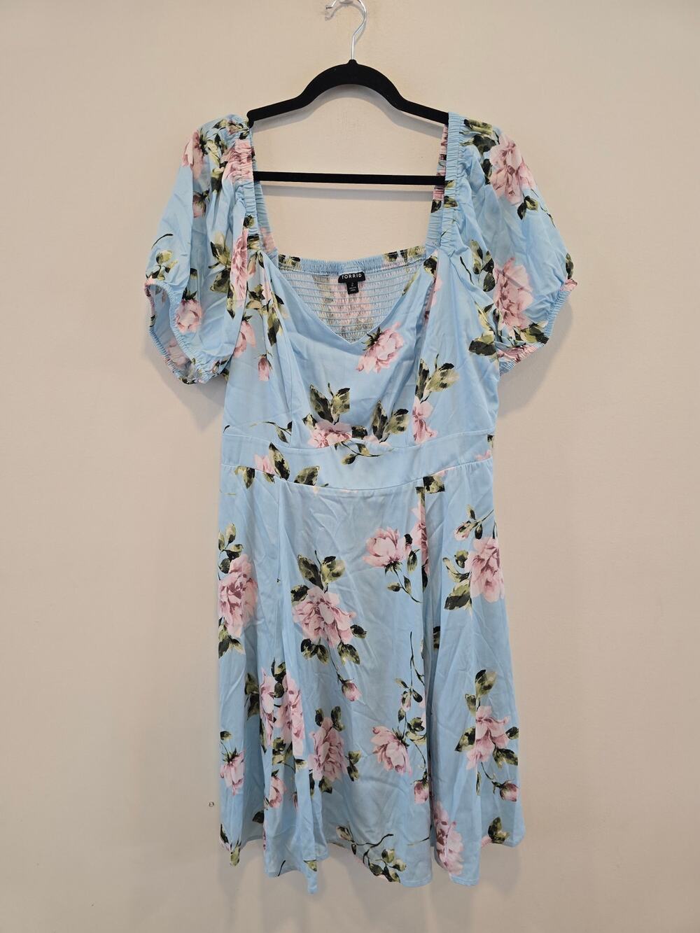 Torrid Light Blue Floral Dress with Pockets size 2 Preloved in Excellent cond.